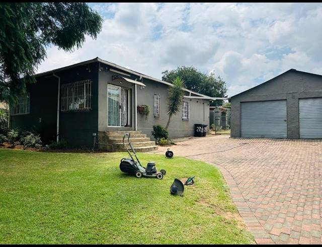 3 BEDROOM HOUSE FOR SALE IN ELSBURG